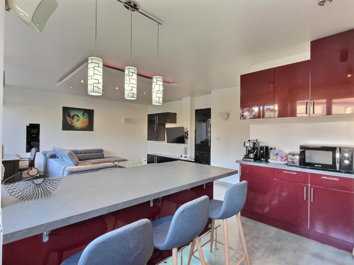 "Magic Red" De Miss.K Conciergerie Apartment Mâcon Exterior photo
